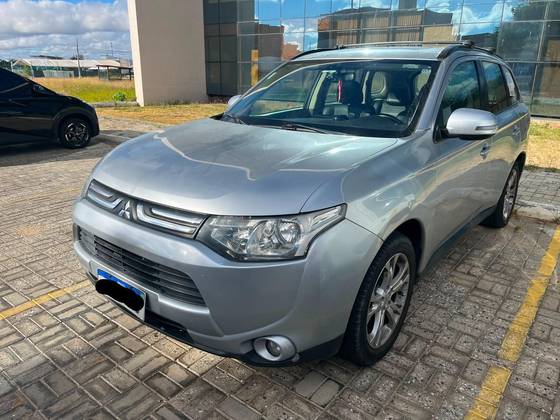 MITSUBISHI OUTLANDER 2.0 16V GASOLINA 4P AUTOMÁTICO MITSUBISHI OUTLANDER 2.0 16V GASOLINA 4P AUTOMÁTICO